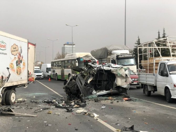 Kayseri'de zincirleme kaza! Yol hurda yığınına döndü