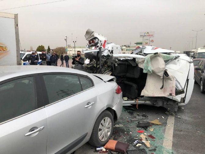 Kayseri'de zincirleme kaza! Yol hurda yığınına döndü