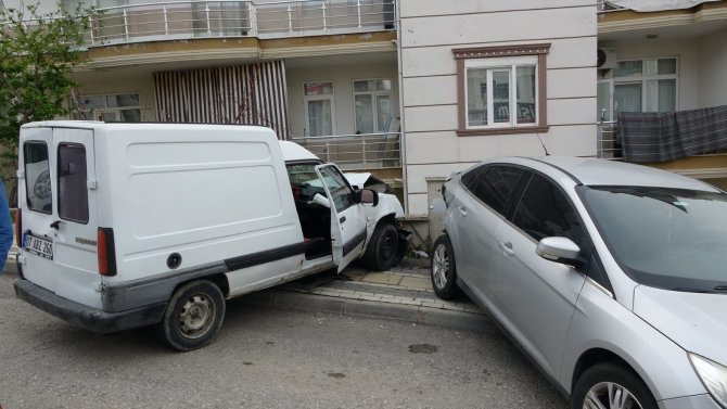 Kaza yapan sürücü astım hastasıyım dedi, 2.47 promil alkollü çıktı
