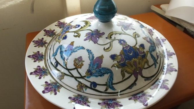 Pandemiyi fırsata çeviren Burhaniyeli kadınlar çini ustası oldu