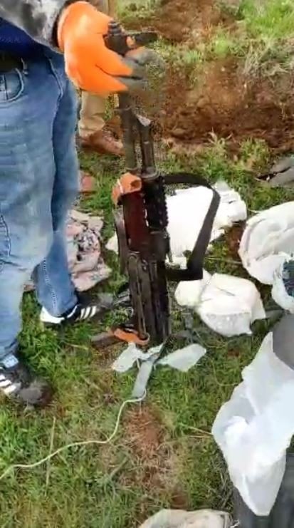 Şanlıurfa silah kaçakçılarına darbe! Uzun namlulu silahları ahırlara saklamışlar