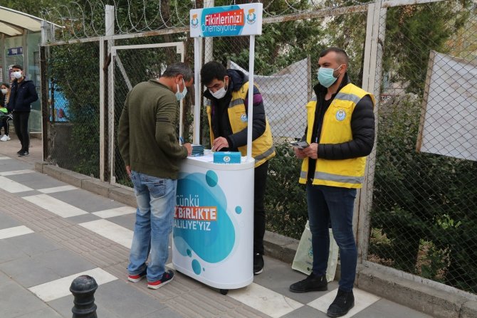 Şanlıurfa’da vatandaşlar taleplerini kurulan stantlardan iletiyor