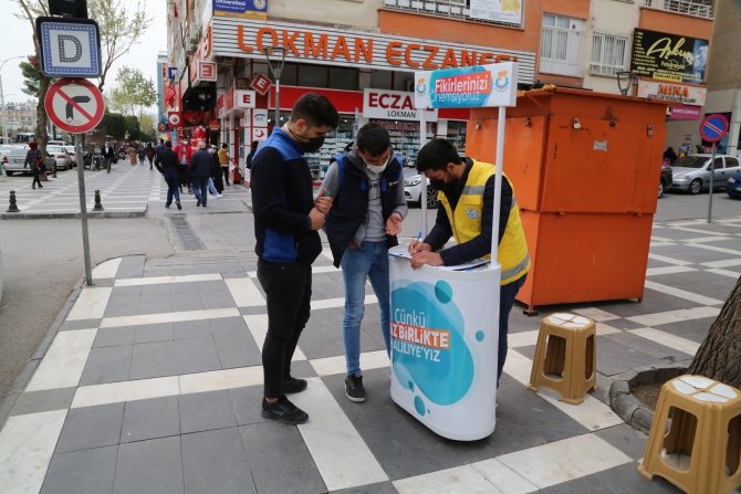 Şanlıurfa’da vatandaşlar taleplerini kurulan stantlardan iletiyor