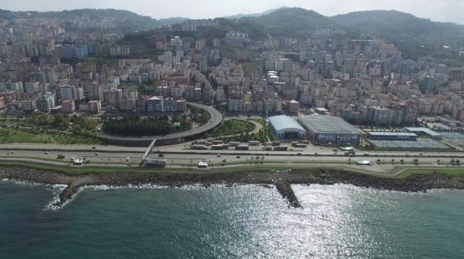 Trabzon sahilinin değişimi: Dolgu çalışmaları denizi uzaklaştırdı