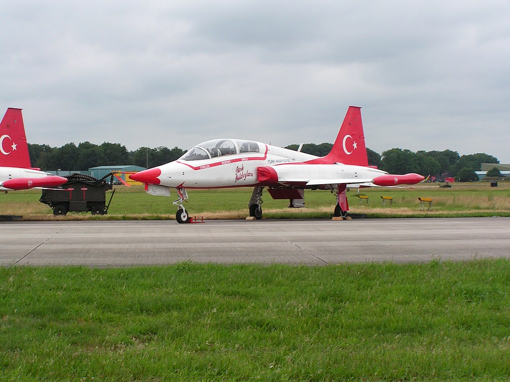 NF-5 tipi uçak özellikleri nelerdir? Hangi ülkenin? NF-5 kullanan ülkeler?