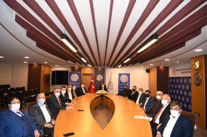 Antalya Valisi Ersin Yazıcı, pandemi sürecinin bütün vatandaşları yorduğundan bahsetti