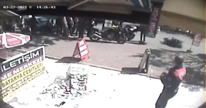 Boşanmadığı için kardeşleri eşini darp etti: Kadın kocasını savundu