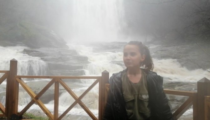 Bursa'da şelalenin 100 metre yakınına giden sırılsıklam oldu