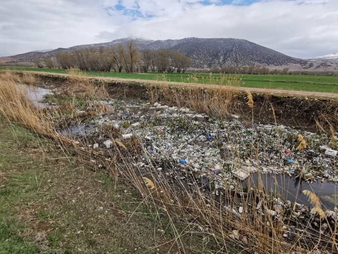 Büyük Menderes Nehri'nin son hali görenleri üzdü
