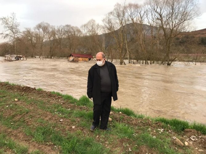 Göksu nehrinin taşmasıyla tarım arazileri büyük zarara uğradı