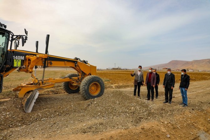 Gürpınar Belediyesi yol yapım çalışmalarına tam gaz devam ediyor