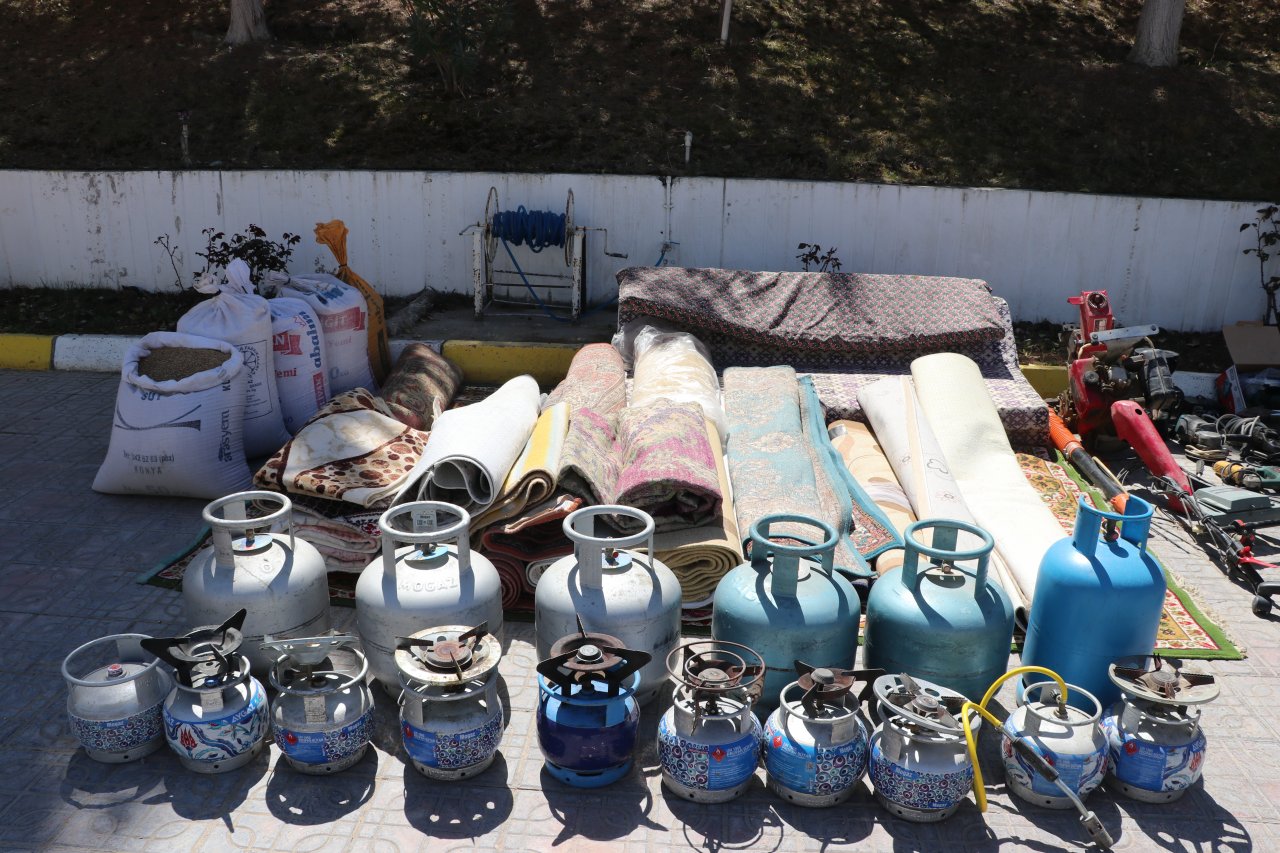 Hırsızlık şüphelisinin evinde bulunanlar hayrete düşürdü: 2 kamyon çalıntı eşya çıktı