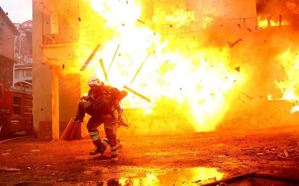 Kırmızı Kamyon dizisi ilk bölümün ardından yayından kaldırıldı!