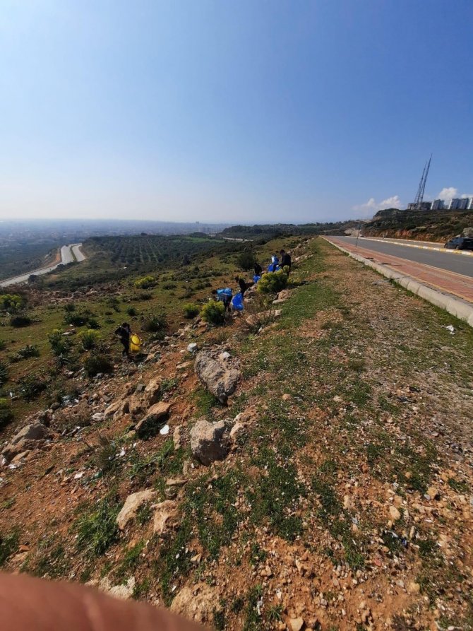 Masa Dağı ekipler ve gönüllü vatandaşlar tarafından temizlendi