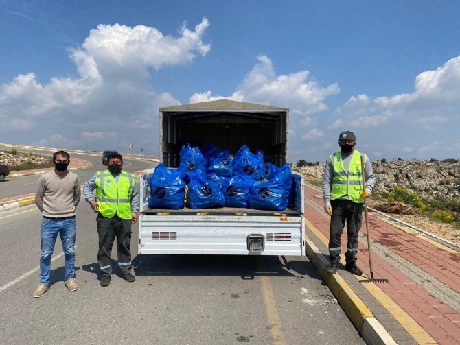 Masa Dağı ekipler ve gönüllü vatandaşlar tarafından temizlendi