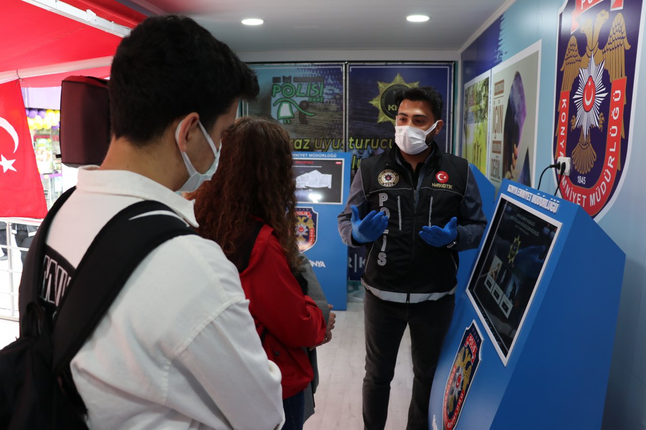 "Narko TIR" ile uyuşturucunun zararları anlatılıyor