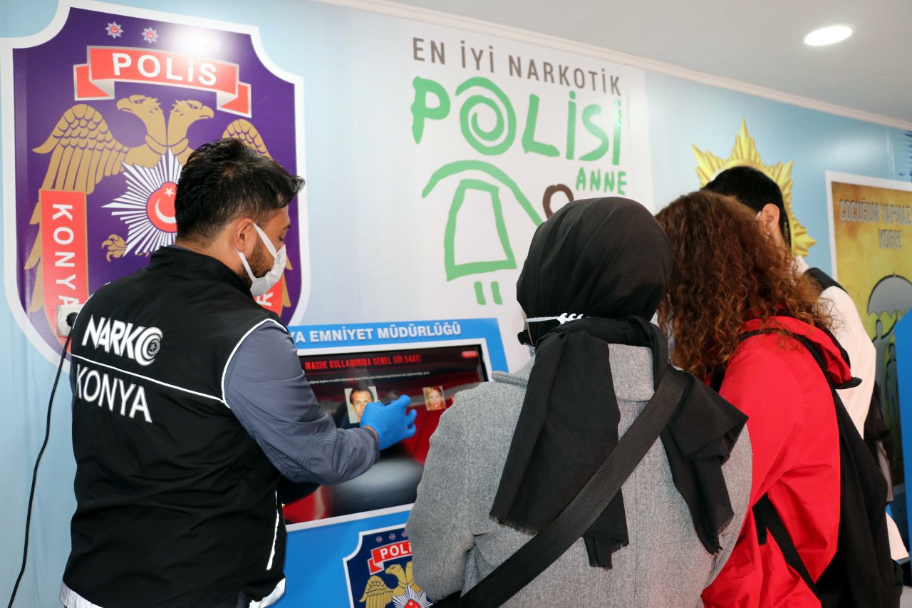 "Narko TIR" ile uyuşturucunun zararları anlatılıyor