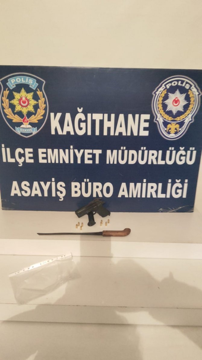 Öfkesinin kurbanı oldu! Döner bıçağıyla saldırdığı kişi tarafından tabancayla vuruldu