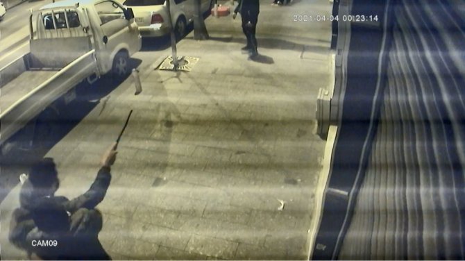 Öfkesinin kurbanı oldu! Döner bıçağıyla saldırdığı kişi tarafından tabancayla vuruldu