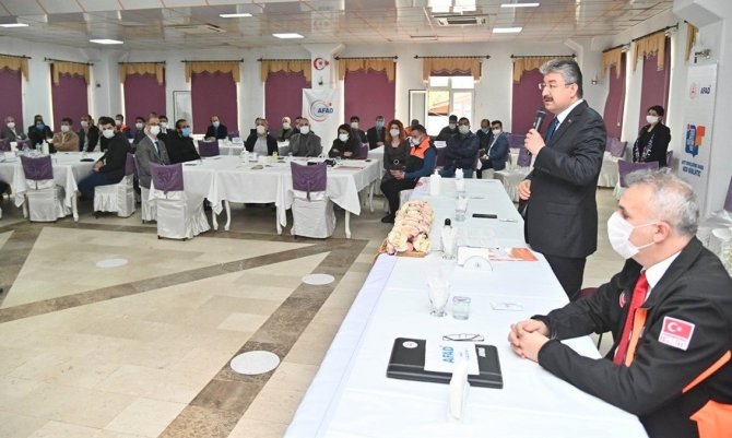 Osmaniye Valisi Erdinç Yılmaz, koronavirüsün afet olduğunu söyledi