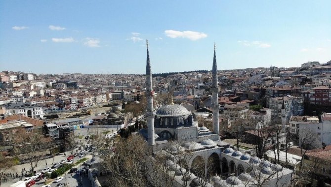 Ramazan ayı için İstanbul'da camilere mahyalar hazırlanıyor