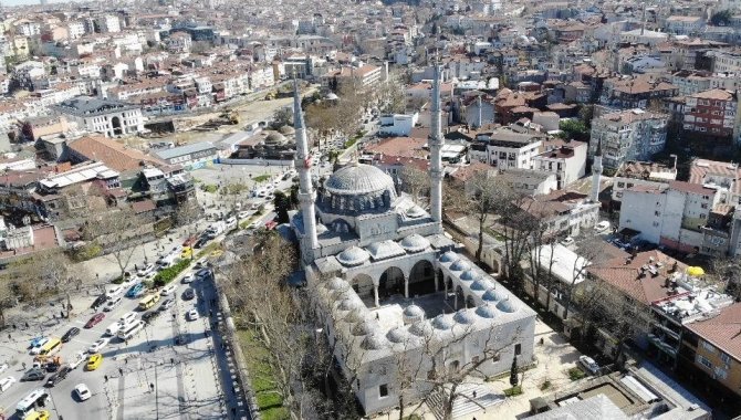 Ramazan ayı için İstanbul'da camilere mahyalar hazırlanıyor