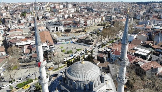 Ramazan ayı için İstanbul'da camilere mahyalar hazırlanıyor