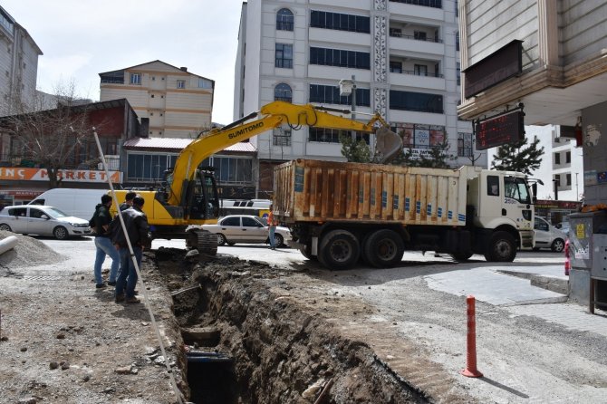 Tatvan Belediyesi alt yapı çalışmalarına başladı