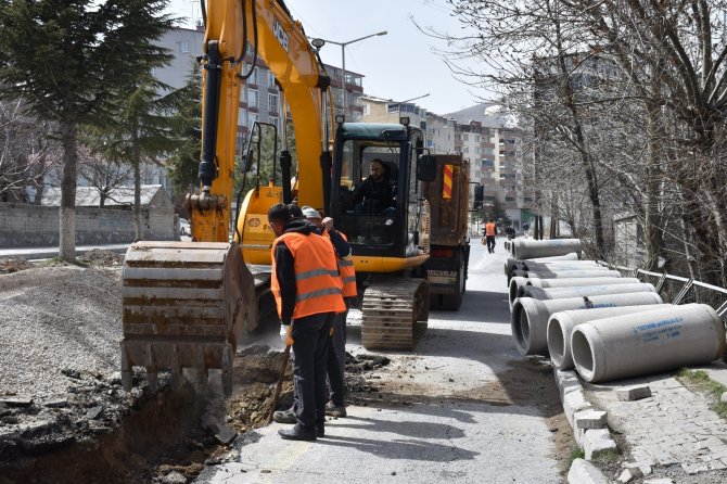 Tatvan Belediyesi alt yapı çalışmalarına başladı