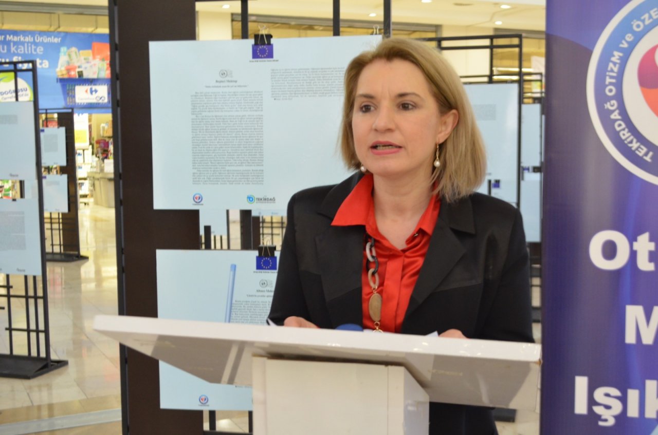 Tekirdağ'da Otizmli çocukların annelerinin yazdığı mektuplar sergilendi