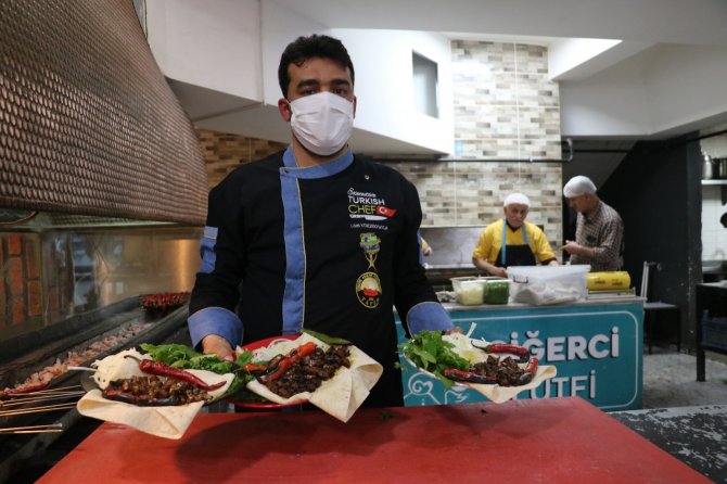 Urfalı ve Edirneli ustalar ciğerin nasıl yenildiği konusunda çekişmeye devam ediyor