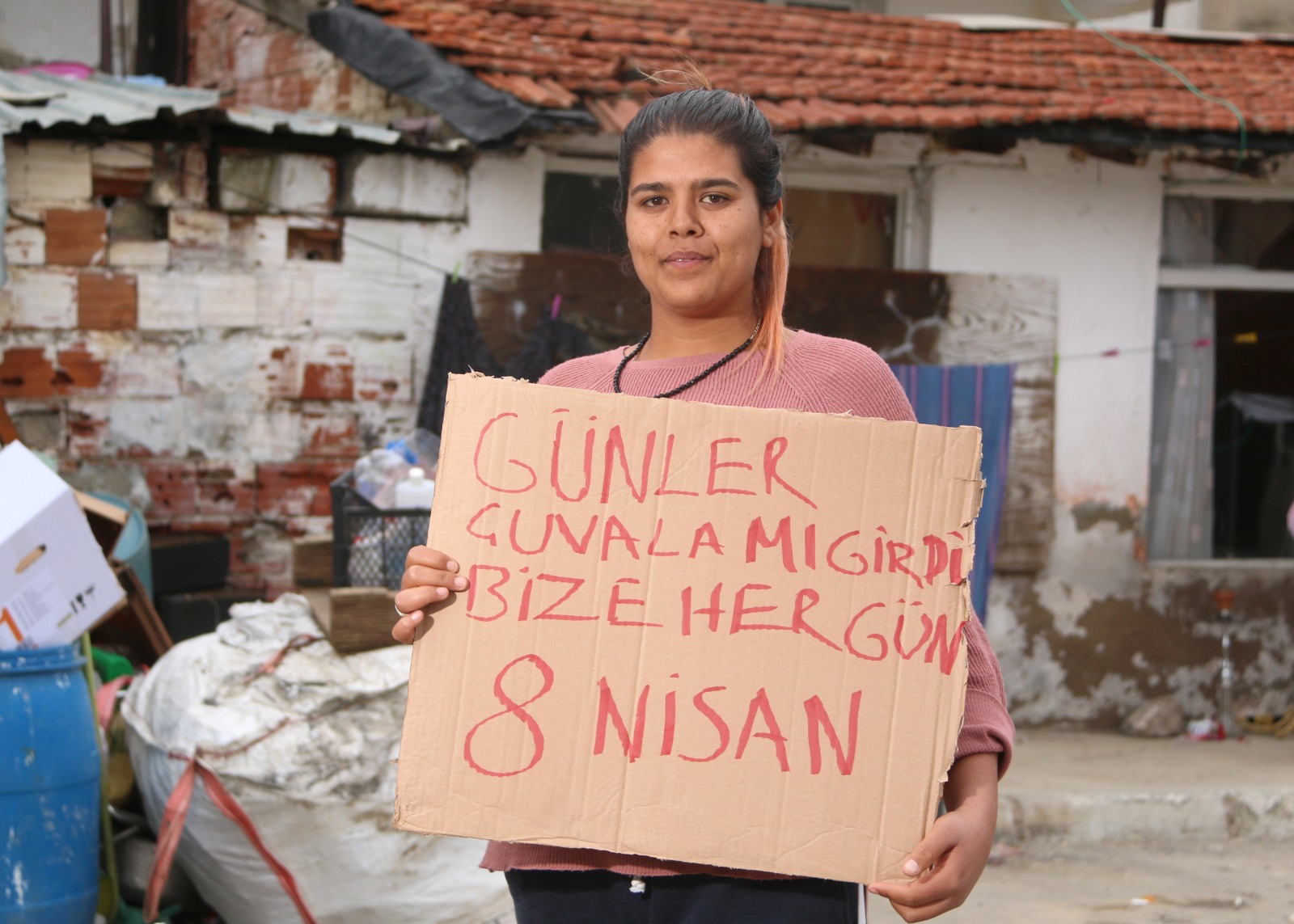 8 Nisan Dünya Romanlar Günü mesajları resimli | Dünya Romanlar günü sözleri 