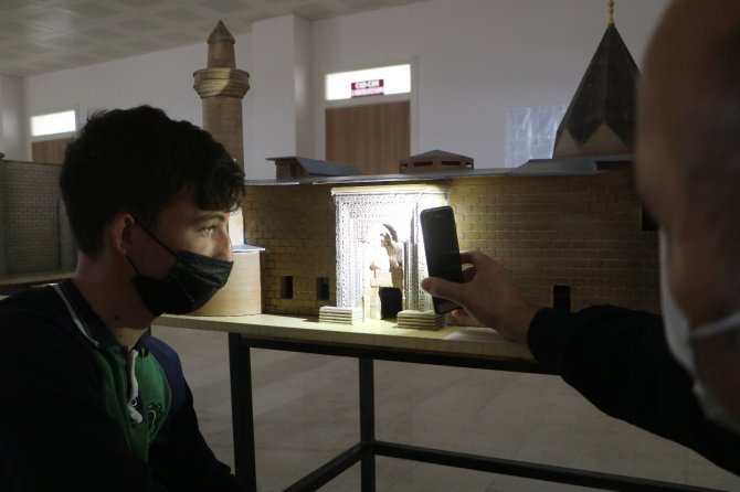 2 ayda yaptıkları cami maketleri gerçeğinden farksız oldu