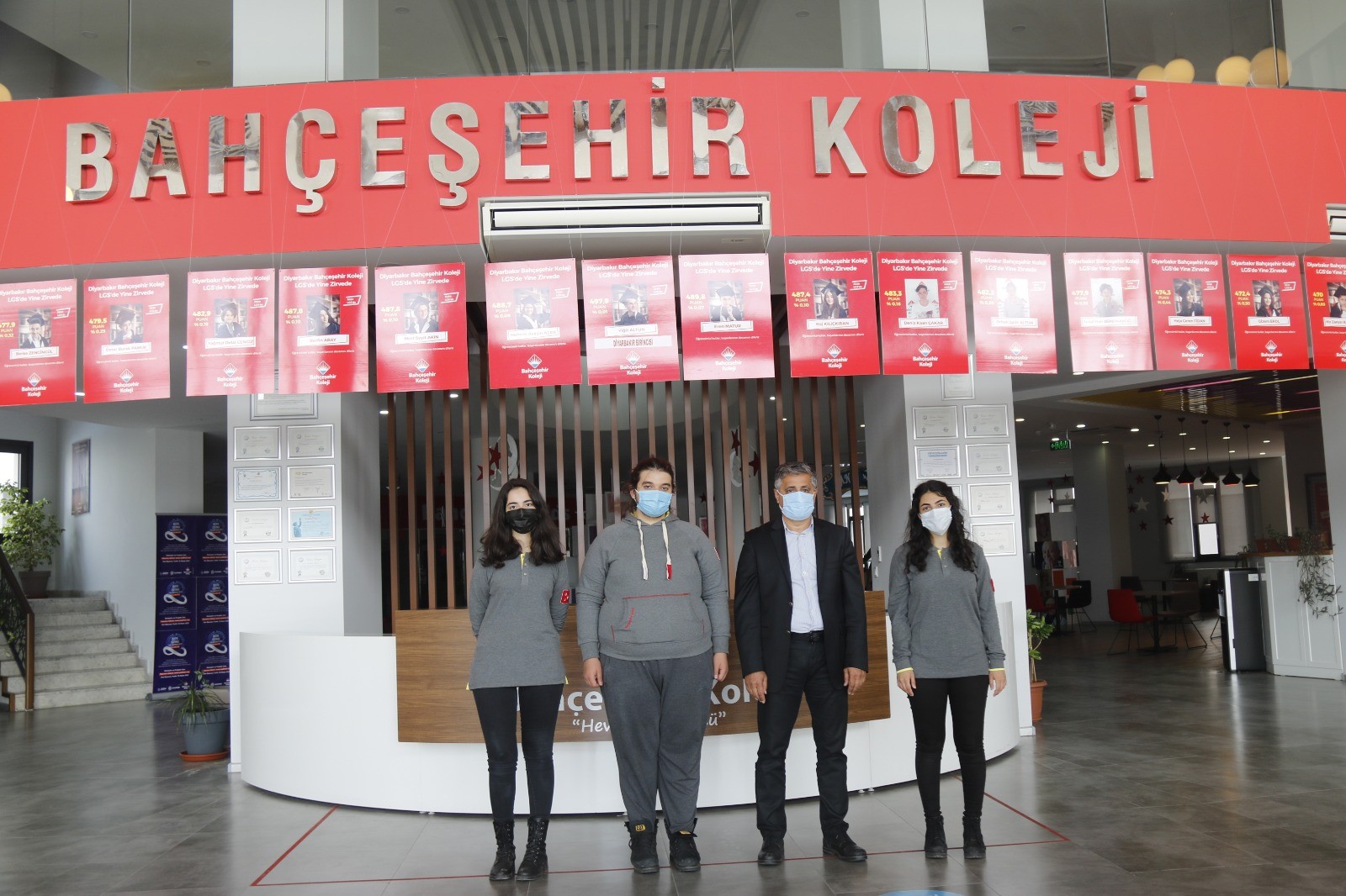 Diyarbakırlı öğrenciler Harvard ve Brown’a tam burslu kabul edildi