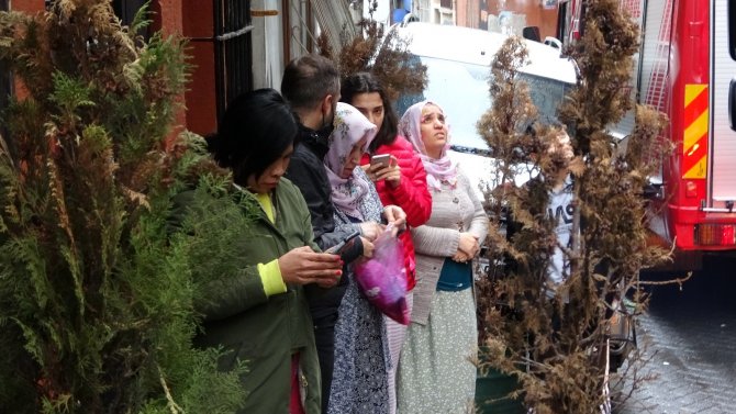 Beyoğlu'ndaki yangın büyük paniğe neden oldu
