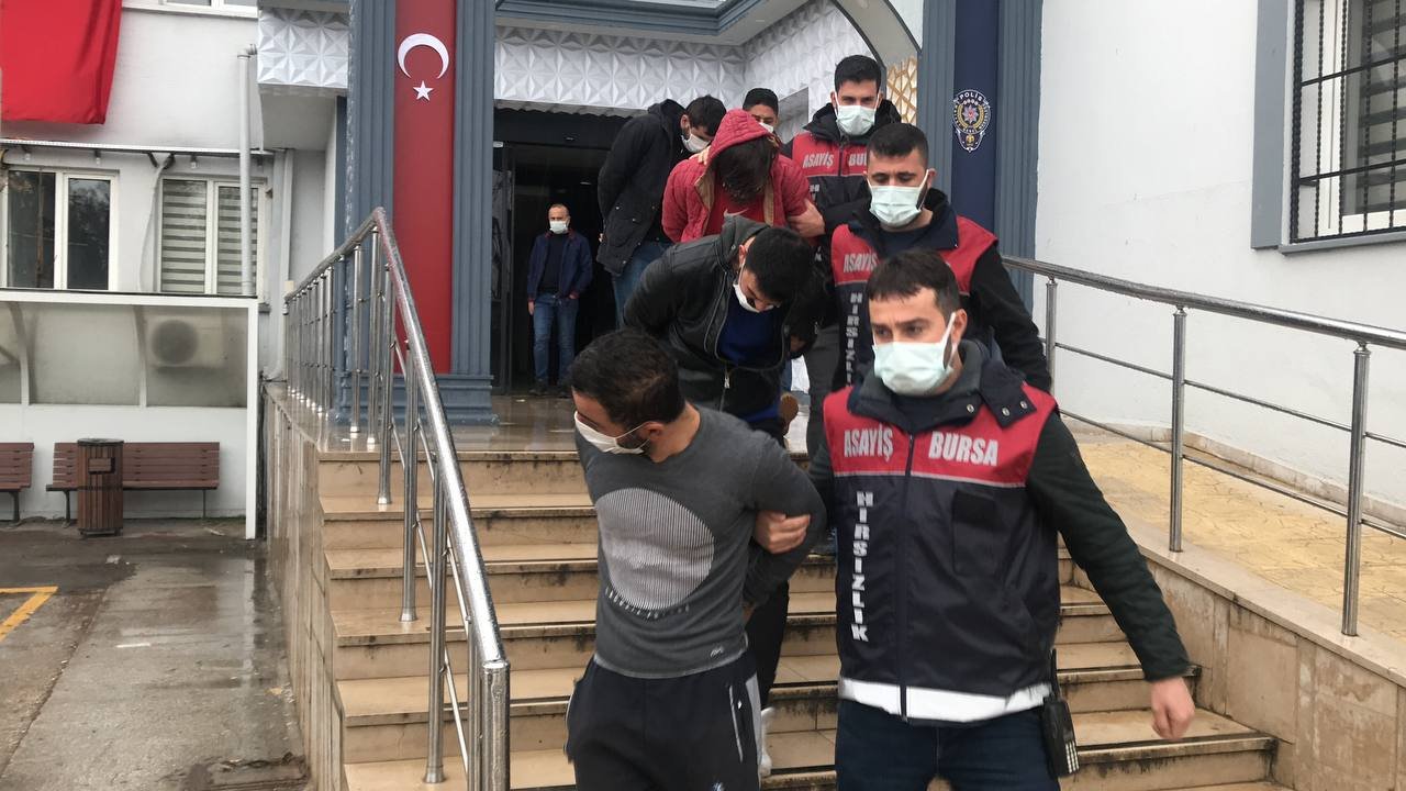 Bursa'da hırsızlık şüphelisi 8 kişi gözaltına alındı