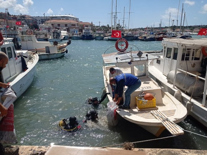 Çeşme’de denizlerin temiz tutulmasının önemine dikkat çekildi