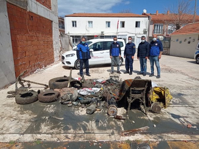 Çeşme’de denizlerin temiz tutulmasının önemine dikkat çekildi