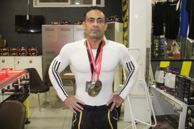 Gündüz boya yapıp gece vücut çalışarak Türkiye şampiyonu oldu