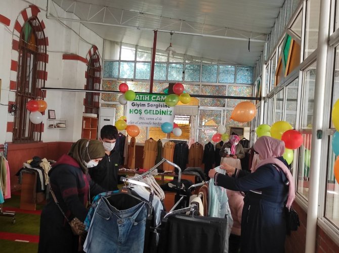 Hatay'da Ramazan yaklaşırken ihtiyaç sahipleri düşünüldü: Giysi sergisi açıldı