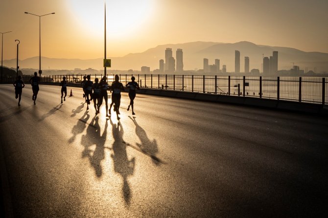 İzmir’de gerçekleştirilecek maraton için bazı yollar trafiğe kapatılacak