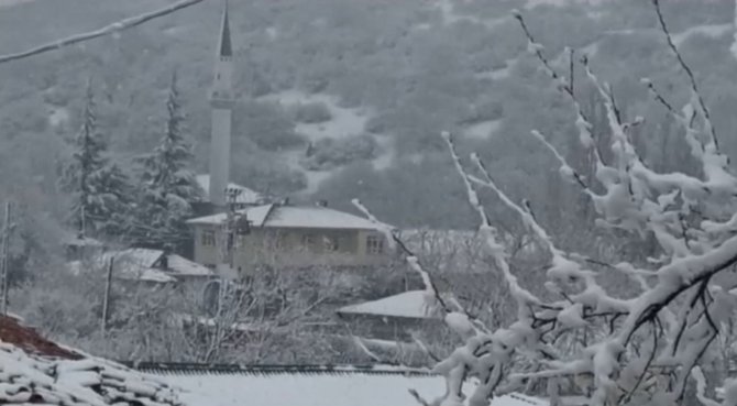 Kar yağışı Balkanlar'dan giriş yaptı: Trakya beyaza büründü