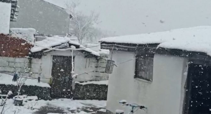 Kar yağışı Balkanlar'dan giriş yaptı: Trakya beyaza büründü