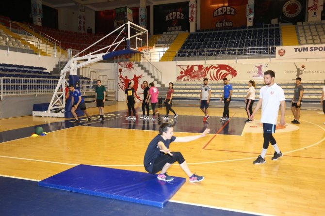 Kepez Belediyesi polis adaylarına ücretsiz eğitim veriyor