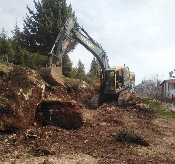 Mersin'de yayla yollarında ulaşım sorunu yaşanmaması için çalışmalar sürüyor