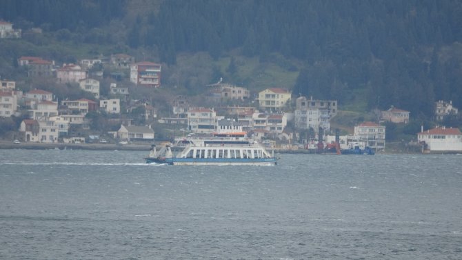 Olumsuz hava koşulları sebebiyle Bozcaada'ya yapılacak feribot seferleri iptal edildi