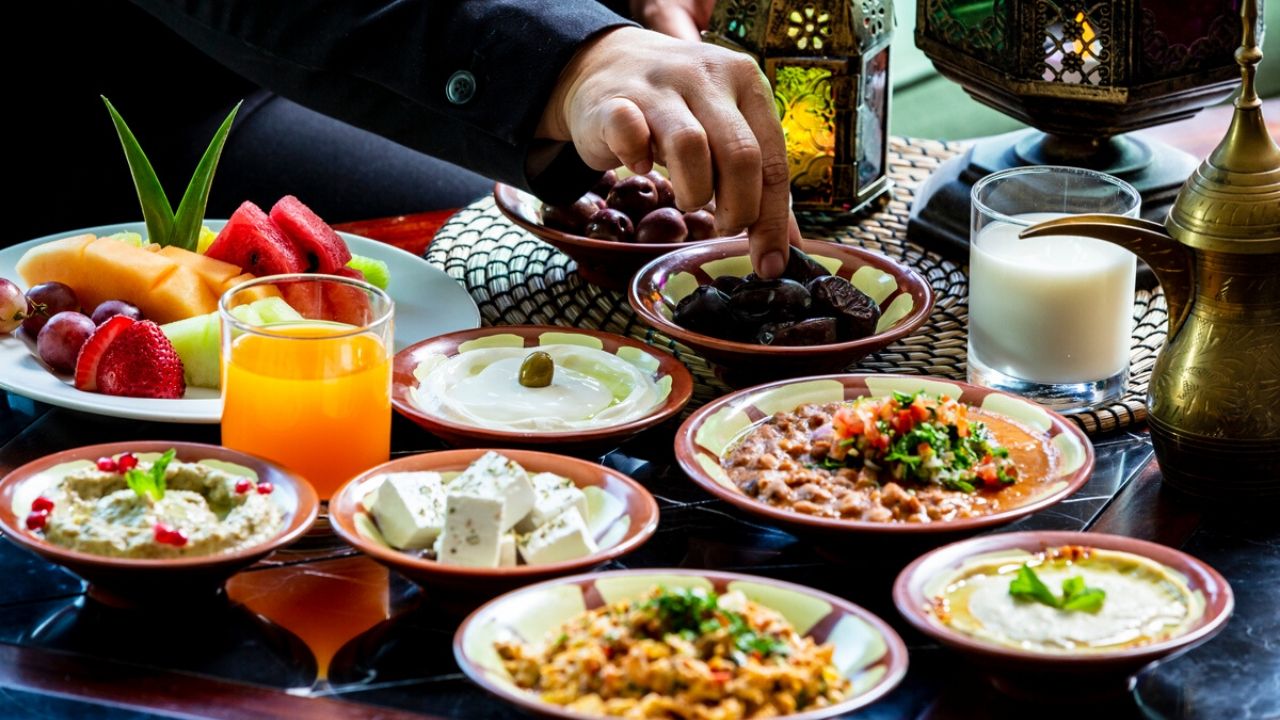 Ramazan ayında nasıl beslenmeli Uzman Diyetisyen Hüdanur Ulutürk açıkladı