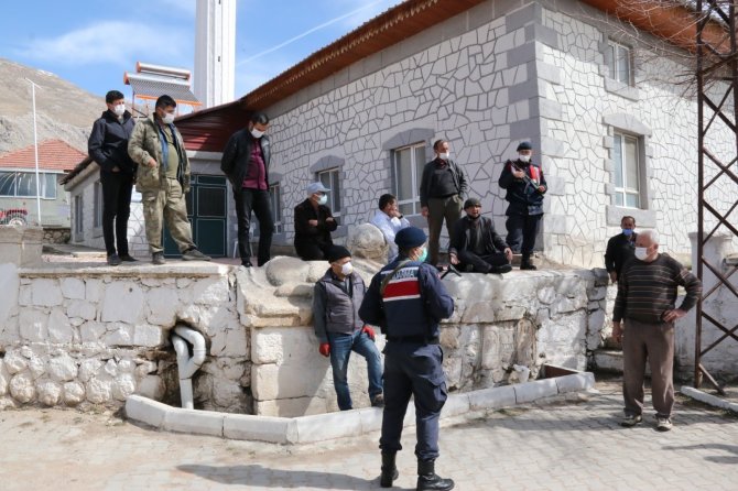 Tarihi eserleri vermek istemediler! Mahalleli ve ekipler arasında tarihi eser gerginliği