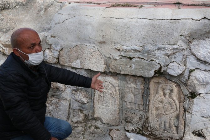 Tarihi eserleri vermek istemediler! Mahalleli ve ekipler arasında tarihi eser gerginliği