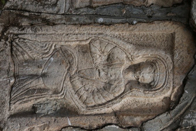 Tarihi eserleri vermek istemediler! Mahalleli ve ekipler arasında tarihi eser gerginliği